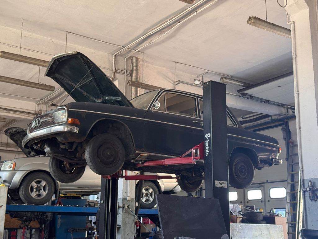 Audi 60L